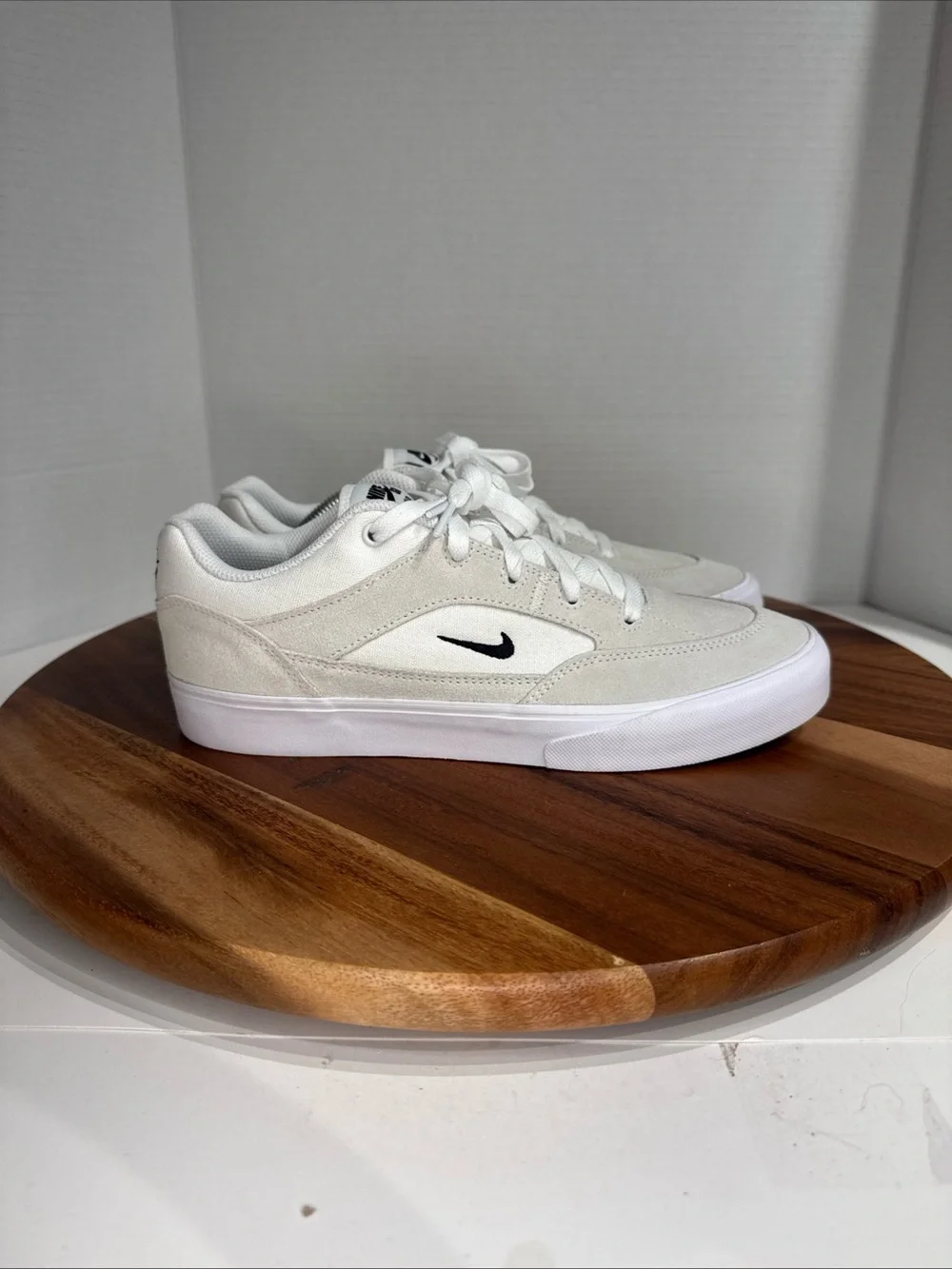 Nike SB Malor Shoes White Grey Black Sneakers Boys Size 7Y Gum Sole NEW NO BOX